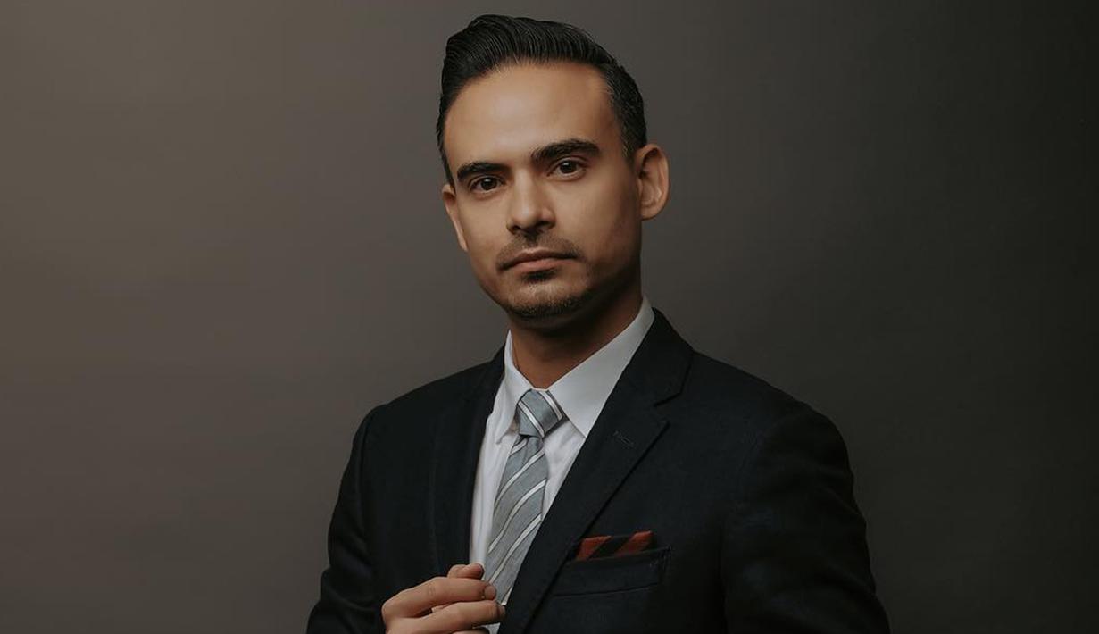 FOTO: Pesona Ashraf Sinclair, Tetap Awet Muda di Usia 40 Tahun