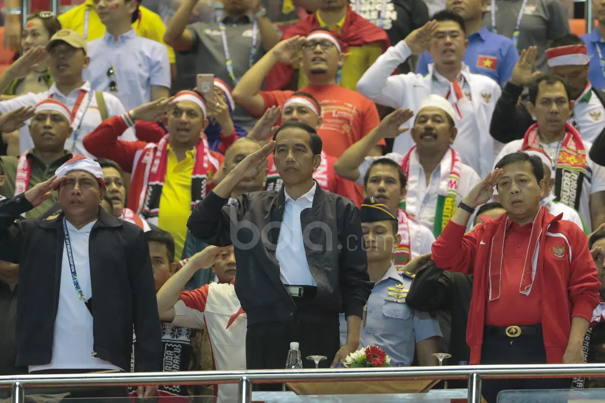 Jokowi Bertahan Sampai 90 Menit, Timnas Indonesia Menang