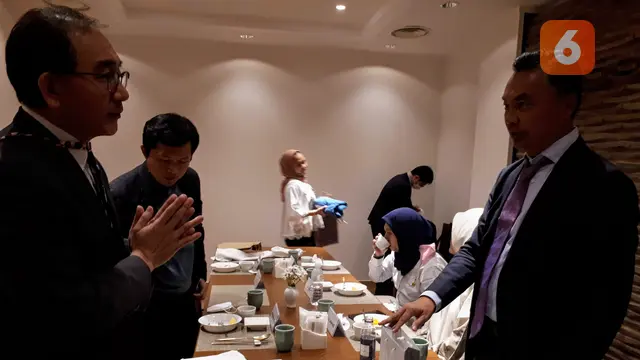 President of Korea Foundation, Dr Geun Lee (kiri) bersama pendiri FPCI Dino Patti Djalal (kanan). (Liputan6.com/Tanti Yulianingsih)