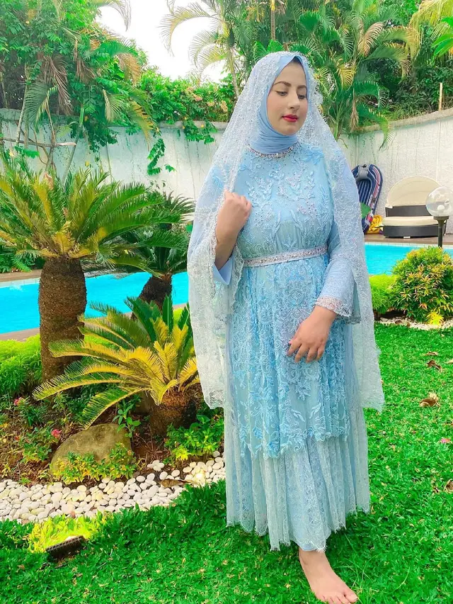 6 Inspirasi Outfit Gamis Brokat ala Tasyi Athasyia, Gaya Berkelas di Usia 30-an