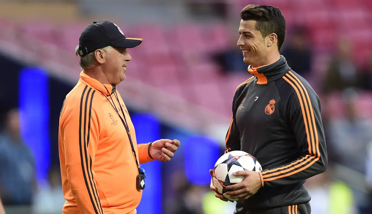 Superstar Cristiano Ronaldo hanya menghabiskan dua musim bersama Don Carlo. Namun, Mereka berhasil memenangkan berbagai gelar seberti Liga Champions, Copa del Rey, Piala Dunia Antarklub FIFA, dan Piala Super UEFA. CR7 juga memenangkan Ballon d'Or 2013 dan 2014. (AFP/Javier Soriano)