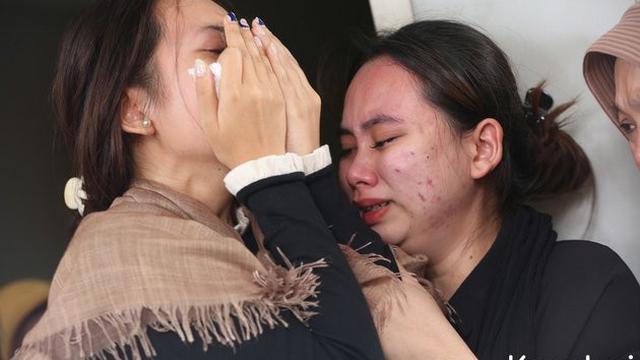 Ibunda Kiki Farrel Meninggal Dunia, Ini 7 Potret Suasana Rumah Dukanya