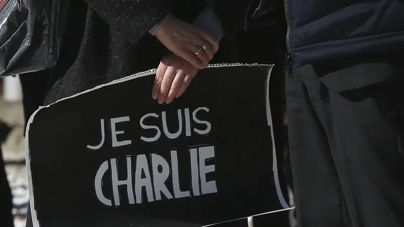 Pesepakbola Perancis Ikut Aksi Solidaritas Charlie Hebdo (udah)