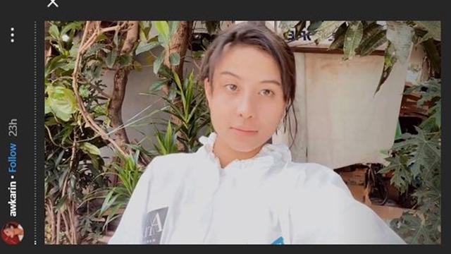 6 Potret Awkarin Jadi Relawan Pakai Baju Hazmat, Semprot Disinfektan di Tempat Umum