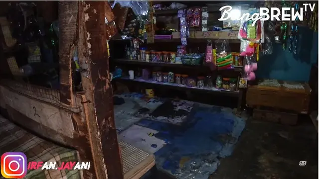 8 Potret Perkampungan di Bawah Jalanan Jakarta, Ada Sekolah hingga Studio Band