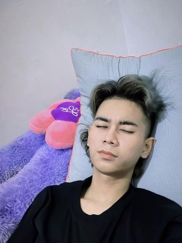 6 Potret Alif Cepmek Viral Lagi Gara-Gara Rambut Ceprang, Netizen: Varian Baru