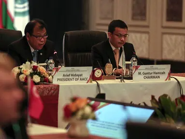 Presiden Asosiasi MK se-Asia, Arief Hidayat membuka pertemuan The Association Of Asian Constitutional (AACC) atau perkumpulan Mahkamah Konstitusi se-Asia di Jakarta, Senin (30/5). Pertemuan itu dihadiri 13 negara se-Asia. (Liputan6.com/Faizal Fanani)