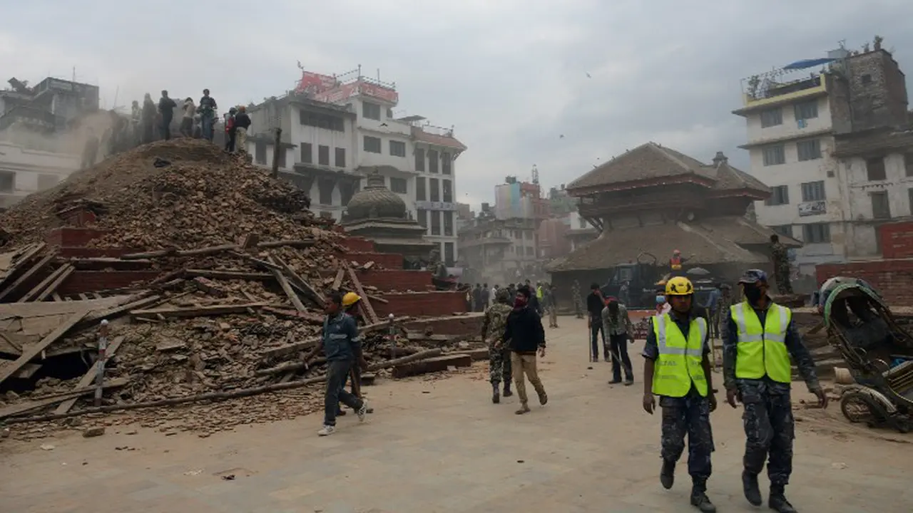 Bangunan Bersejarah Nepal Rusak Parah