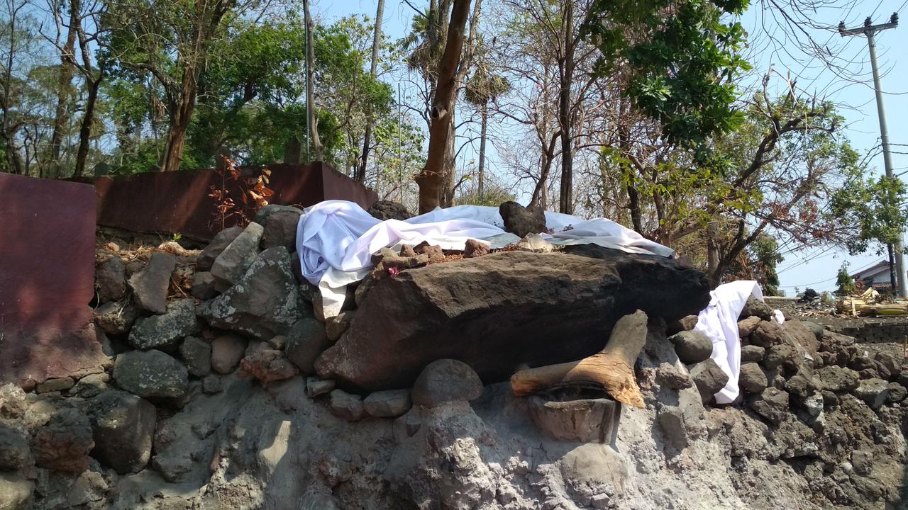 Cerita Batu Penolak Bala di Komplek Makam Sunan Gunung Jati Cirebon