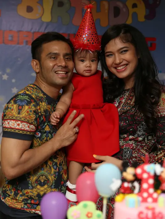 'Yang jelas sebisa mungkin menyempatkan waktu untuk keluarga, kalaupun aku berangkat keluar kota aku minta waktu istirahat,' tambah penyanyi rock jebolan Indonesian Idol ini.  (Andy Masel/Bintang.com)