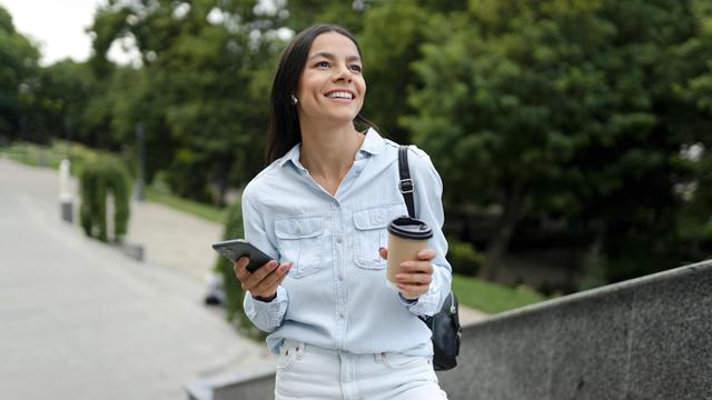 wanita agustus denim