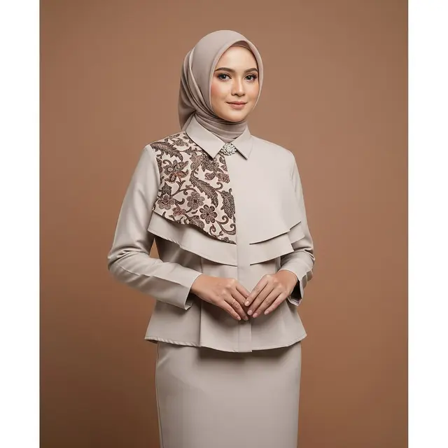 Kombinasi Jas dan Batik. Foto: Gemini
