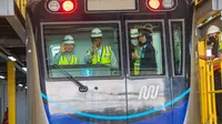 Kaisar Jepang Naruhito mengunjungi depo MRT Jakarta pada Minggu (18/6/2023) sebagai agenda di hari pertama kunjungannya ke Indonesia. (Foto: PT MRT Jakarta)