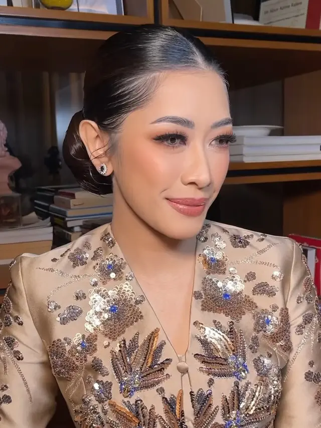 Aliya Rajasa saat hadir Tunangan sang Adik, Rasyid Rajasa.  [@barry_irawan]