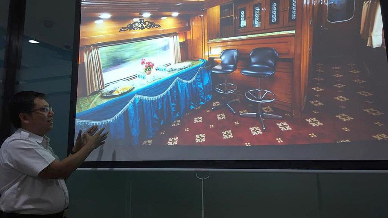 Direktur Utama PT Kereta Api Pariwisata Totok Suryono menjelaskan mengenai fasilitas baru yang diberikan kepada penumpang.