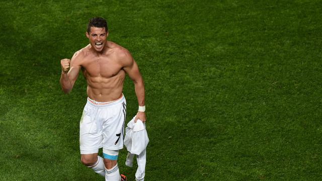 Cristiano Ronaldo tidak memiliki tato di tubuhnya.
