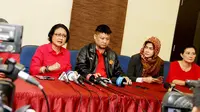 Debbie Cynthia Dewi, Ki Kusumo dan Lela Anggraini berbicara kepada wartawan tentang rencana untuk membuat kongres ulang Parfi. (Istimewa)