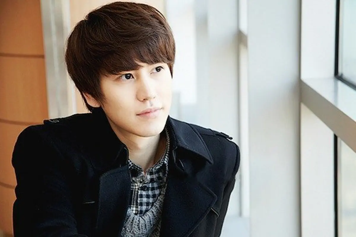 Kyuhyun Super Junior Menangis Saat Nyanyikan At Gwanghwamun