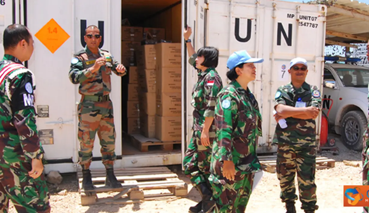 Citizen6, Lebanon: Tim SRI (Strategic Reserver Inspection) UNIFIL melakukan pengecekan terhadap gudang perbekalan Satgas POM TNI Konga XXV-D/UNIFIL, Kamis (31/5). (Pengirim: Badarudin Bakri)