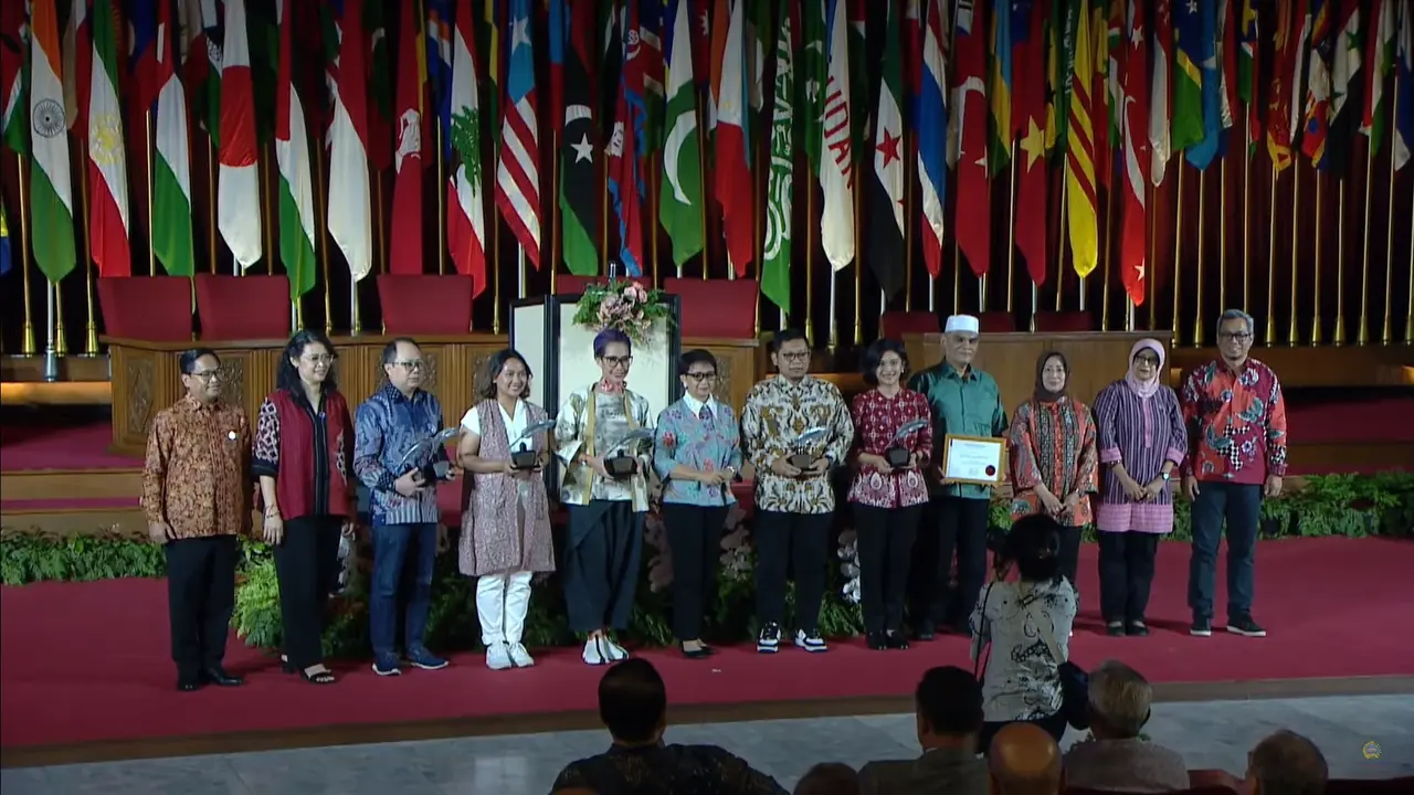 Para pemenang Adam Malik Award 2024.