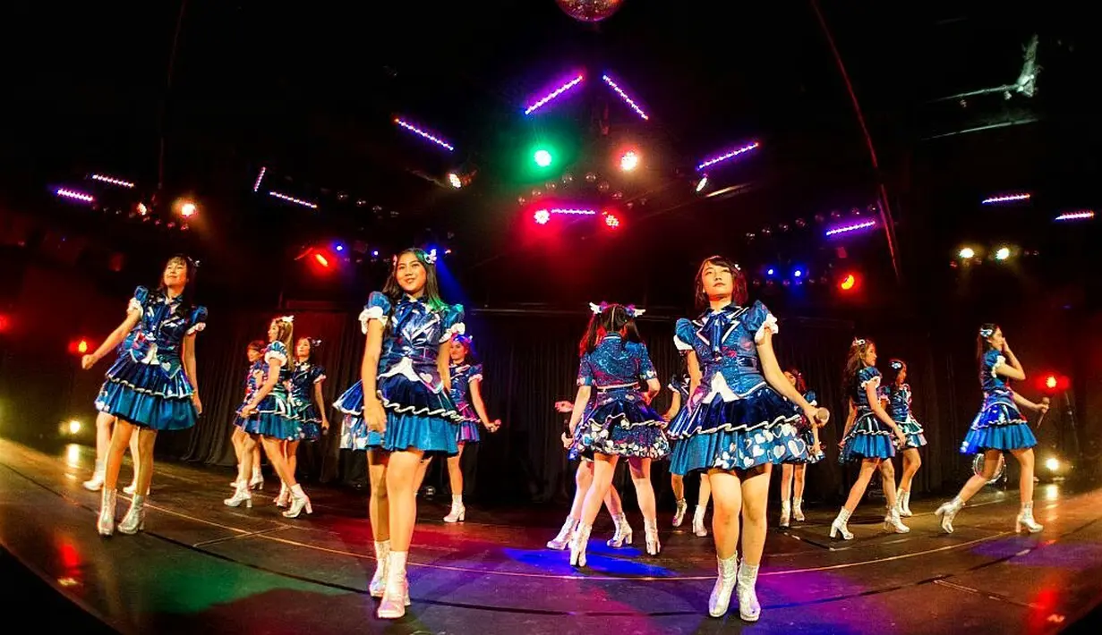 Idol grup JKT48 kembali meramaikan industri musik Tanah Air. Single baru berjudul Love Trip, dibawakan oleh 16 member yang terpilih dalam Janken Competition. (Adrian Putra/Bintang.com)