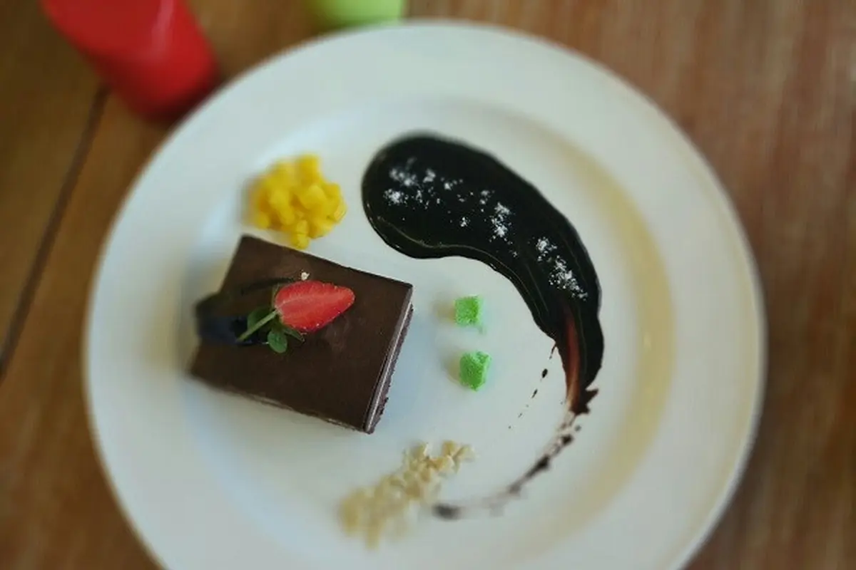 Untuk Anda penggemar cokelat dan menu dessert, sajian yang satu ini wajib dicoba.