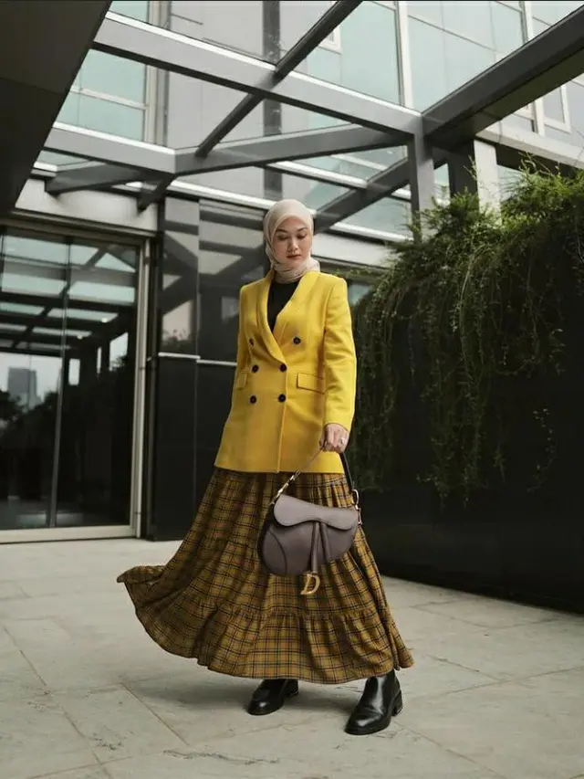 6 Inspirasi Hijab Outfit ala Indah Nada Puspita