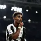 Mario Lemina mendapat cedera ketika sedang membela timnas Gabon pada Piala Afrika 2017. (AFP/Marco Bertorello)