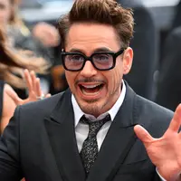 Tantangan utama buat aktor dan aktris Hollywood hari ini adalah, bagaimana membuat dirinya tak tergantikan. Seperti Robert Downey Jr..