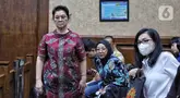 Pengacara Gregorius Ronald Tannur, Lisa Rachmat sesaat sebelum mengikuti sidang pembacaan vonis di Pengadilan Tindak Pidana Korupsi (Tipikor), Jakarta, Rabu (18/6/2025). (Liputan6.com/Angga Yuniar)