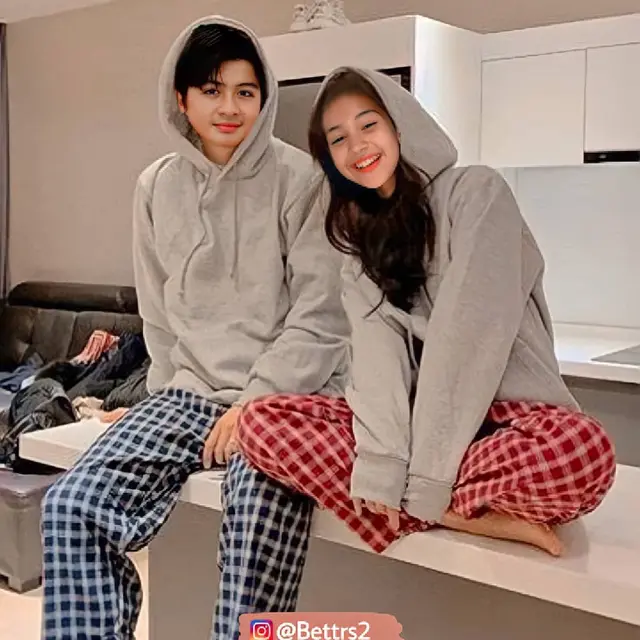 6 Foto Editan Sandrinna Michelle dan Rassya Hidayah Ini Bak Pasangan Drakor