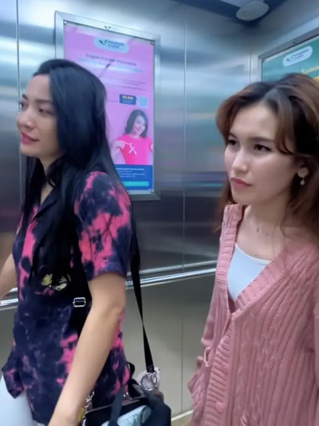 Ayu Ting Ting datang jenguk tapi malah terjadi hal tak terduga. (credit:instagram.com/qissyoutv)