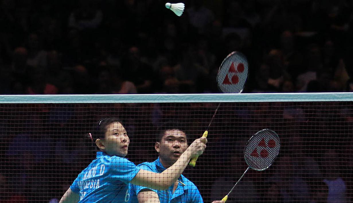 Pasangan Praveen Jordan/Debby Susanto berhasil menaklukan pasangan ganda campuran China, Zhang Nan/Zhao Yunlei, pada semifinal All England 2016 di Birmingham, Inggris, Sabtu (12/3/2016). (PBSI/Nafielah)