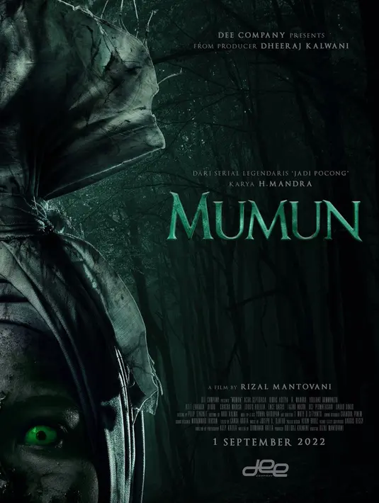 <p>Mumun merupakan film bergenre horor dan merupakan adaptasi dari sinetron hits era 2000-an dengan judul yang sama. Film ini akan mulai tayang di bioskop Tanah Air mulai 1 September 2022. (Instagram/deecompany_official)</p>