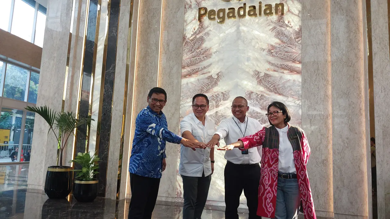 Wakil Menteri BUMN Kartika Wirjoatmojo meresmikan gedung baru milik PT Pegadaian yang disebut The Gade Tower.