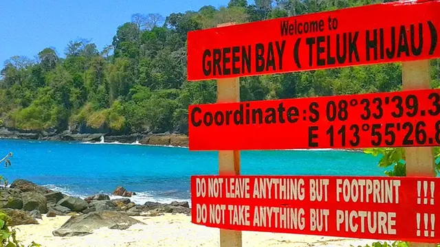 [Bintang] Pesona Keindahan Pantai Perawan Teluk Hijau Banyuwangi