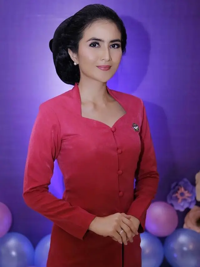 Jarang Muncul di TV, Ini 6 Potret Kadek Devi Kumpul dengan Ibu Bhayangkari