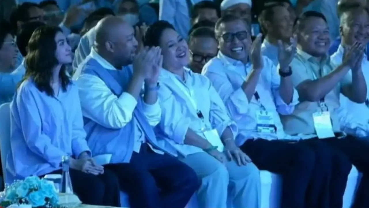 Deklarasikan Kemenangan Sementara di Pemilu 2024, Prabowo Berterima Kasih pada Titiek Soeharto, Didit Hediprasetyo Tersipu Malu
