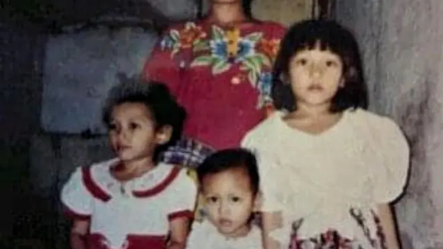 6 Potret Via Vallen dan Mella Rosa dari Kecil hingga Kini, Selalu Kompak