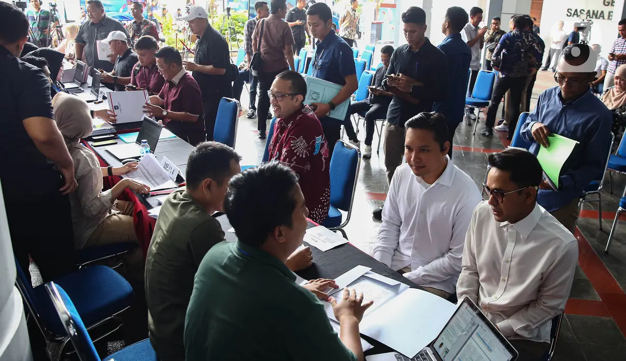 Wakil Menteri Dalam Negeri (Wamendagri), Bima Arya Sugiarto mengatakan pihaknya telah mengundang 239 kepala daerah untuk menjalani pemeriksaan kesehatan di hari pertama. (Liputan6.com/Angga Yuniar)