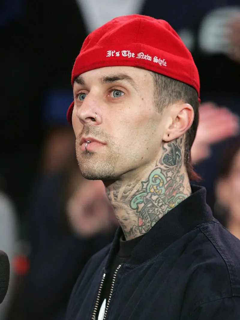 [Bintang] Travis Barker