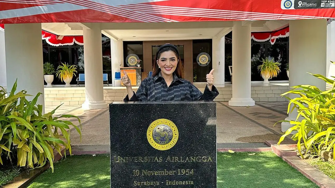 Telah Dikukuhkan, Ini 6 Potret Ashanty Resmi Jadi Mahasiswa S3 Universitas Airlangga
