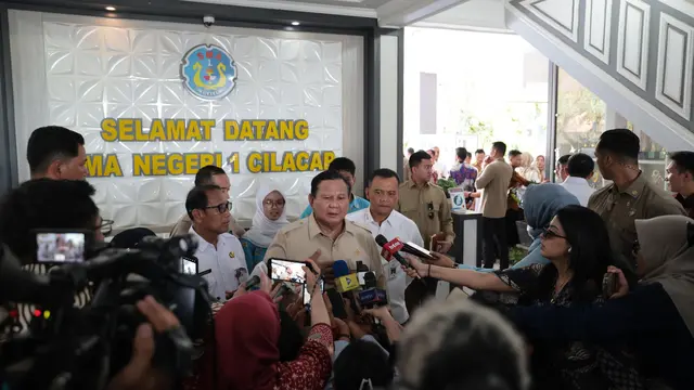 Presiden Prabowo Subianto kunjungan kerja di SMA Negeri 1 Cilacap, Jawa Tengah, Rabu (29/4/2026). (Istimewa)