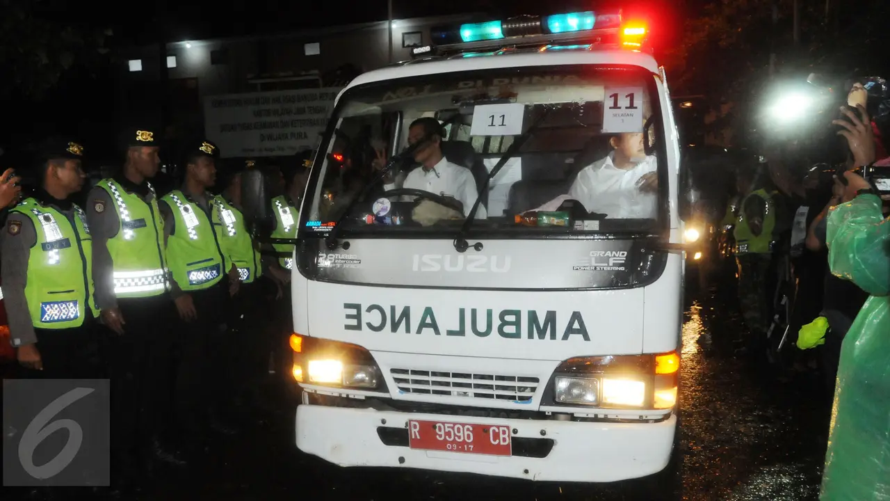 20160729- Ambulans Pembawa Jenazah Terpidana Mati-Nusakambangan-Helmi Afandi-0