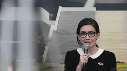 Dalam jumpa pers tersebut, Rieke Diah Pitaloka meminta Menteri Kesehatan untuk mengusut tuntas kasus dugaan malapraktik yang dilakukan RS Andhika, Jakarta, Senin (24/11/2014). (Liputan6.com/Andrian M Tunay)