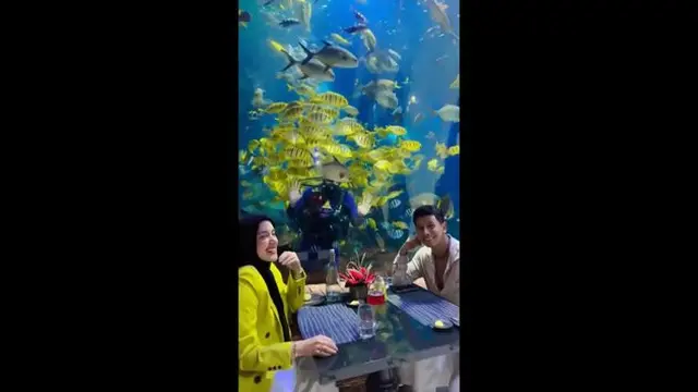 6 Momen Anniversary Pernikahan Fairuz A Rafiq dan Sonny Septian yang Dirayakan di Bali