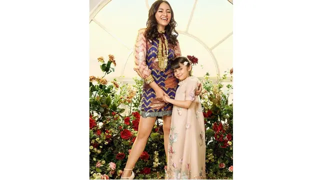 7 Potret Kedekatan Marshanda dan Sienna Ameerah Kasyafani, Kompak Banget