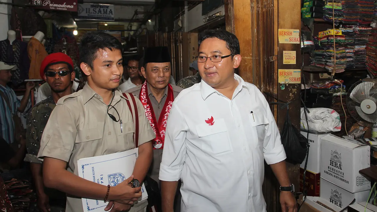 Blusukan di Kampung Jokowi, Fadli Zon Borong Batik