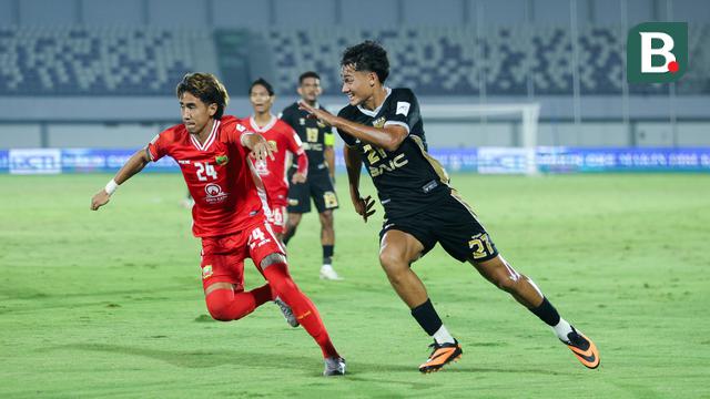 Foto: Bahagianya Rafael Struick Akhirnya Bisa Cetak Gol untuk Dewa United, Malam yang Indah