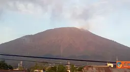 Citizen6, Ternate: Aktivitas Gunung Gamalama di Ternate, Maluku Utara sudah mengalami penurunan. Tidak ada lagi semburan yang keluar dari dalam gunung tersebut. (Pengirim: Willem Dully)